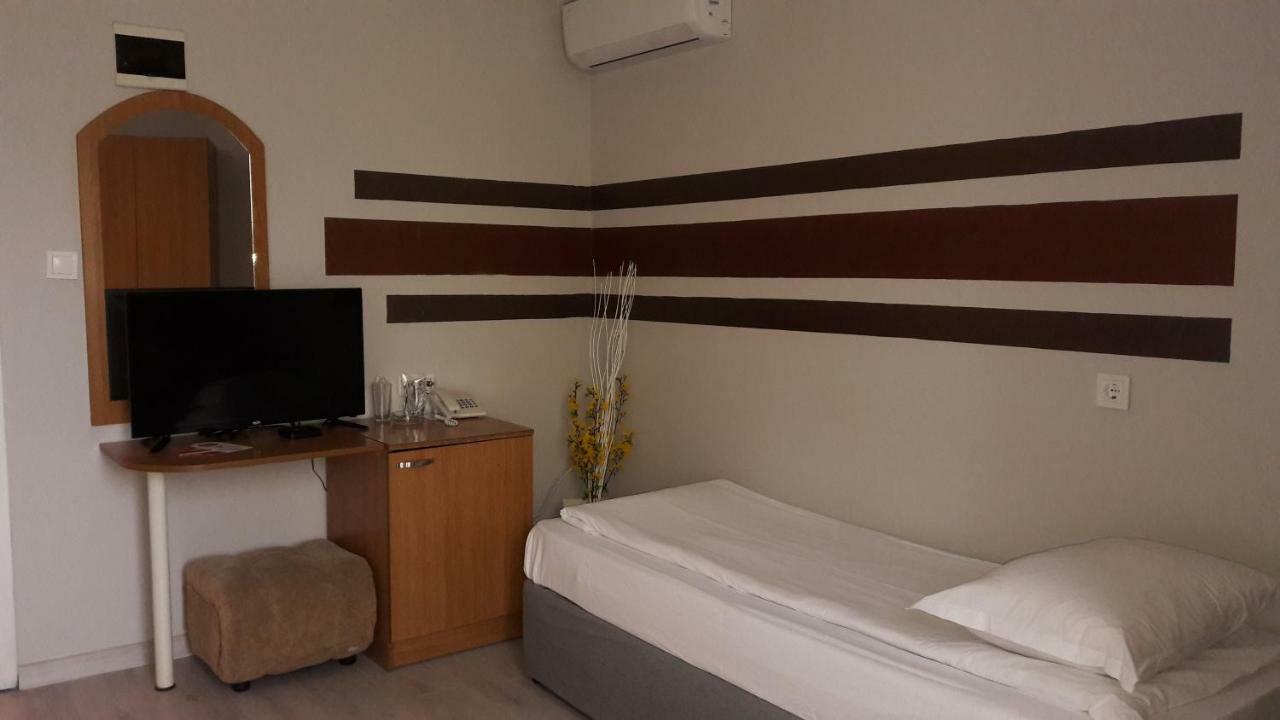 Rio Family Hotel Blagoevgrad Extérieur photo