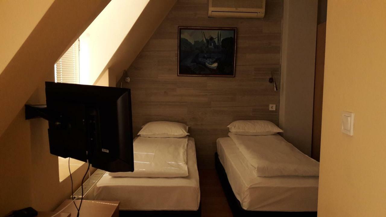 Rio Family Hotel Blagoevgrad Extérieur photo
